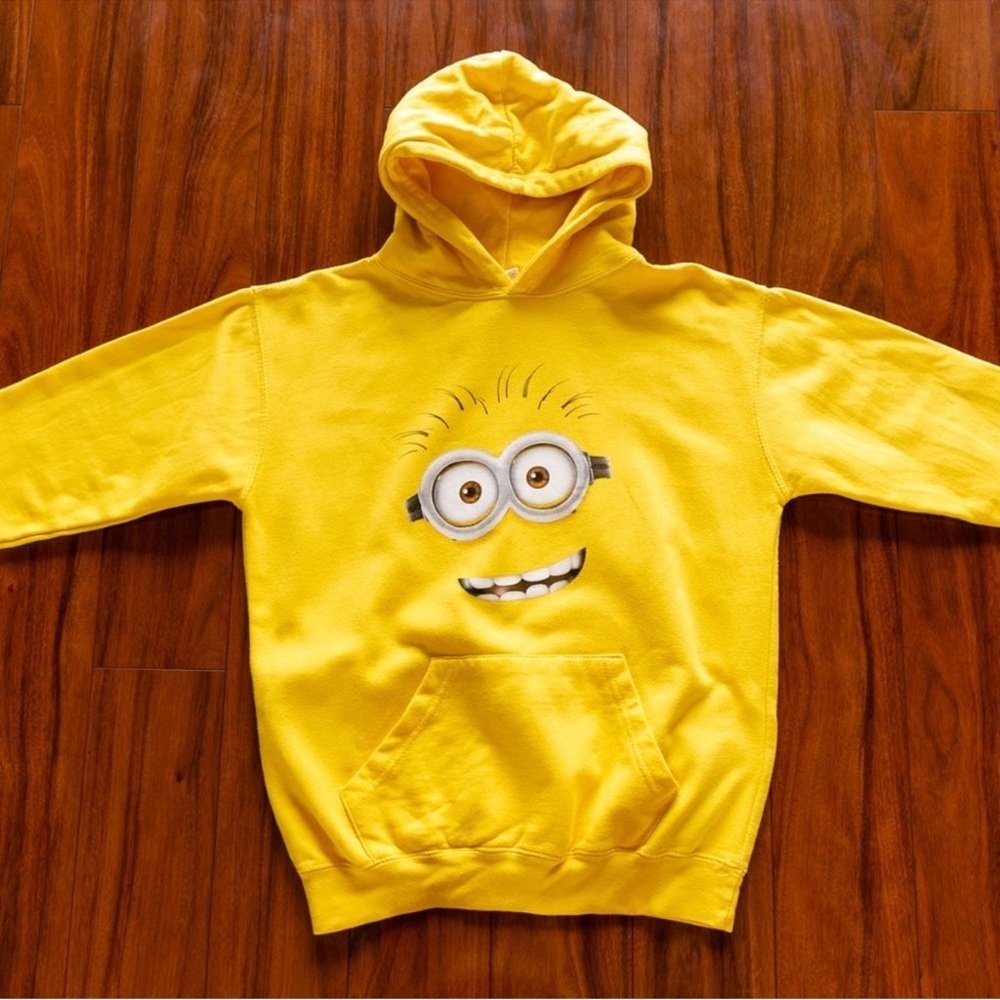 Universal Studios Despicable Me minion hoodie size small